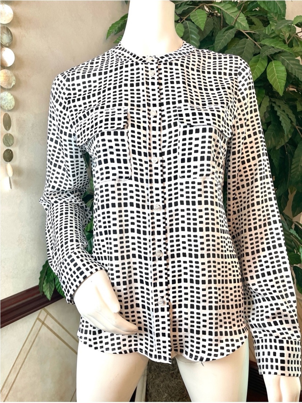THE LIMITED TALL BLACK & WHITE SQUARE PRINT BLOUSE